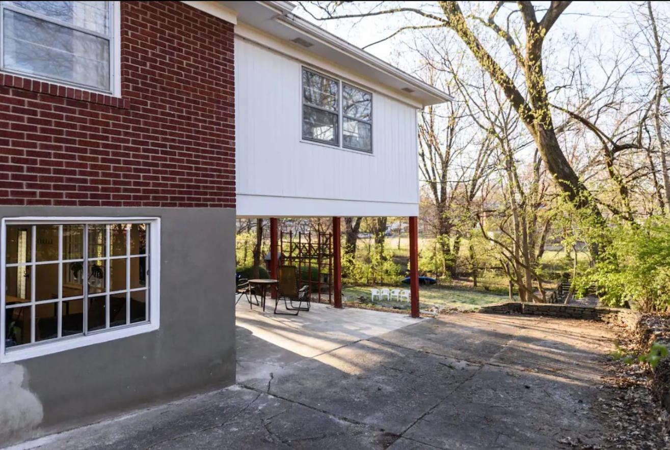 Spacious 2-Br Retreat Near Louisville Attractions Exterior photo